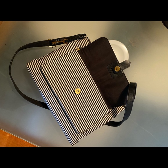 Like New! Fossil bag - Picture 14 of 15